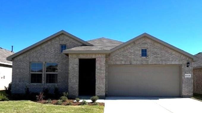 8436 HOLLYMEAD Lane, Fort Worth TX 76131