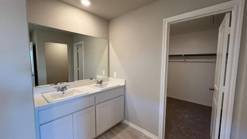 8436 HOLLYMEAD Lane, Fort Worth TX 76131 - Photo 8