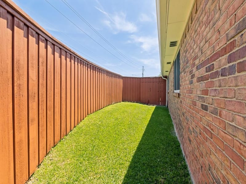 9502 Moss Haven Drive, Dallas TX 75231 - Photo 37