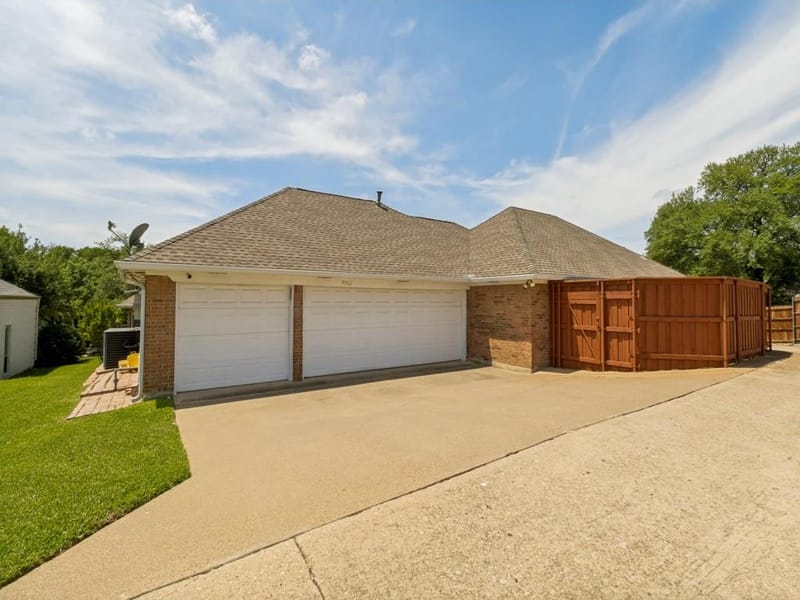 9502 Moss Haven Drive, Dallas TX 75231 - Photo 40