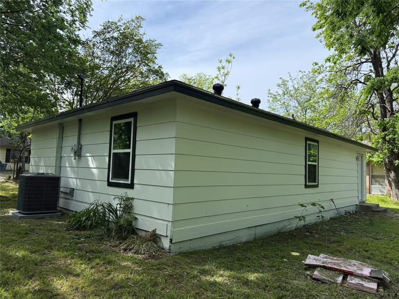 1114 Blackburn Street, Commerce TX 75428 - Photo 16