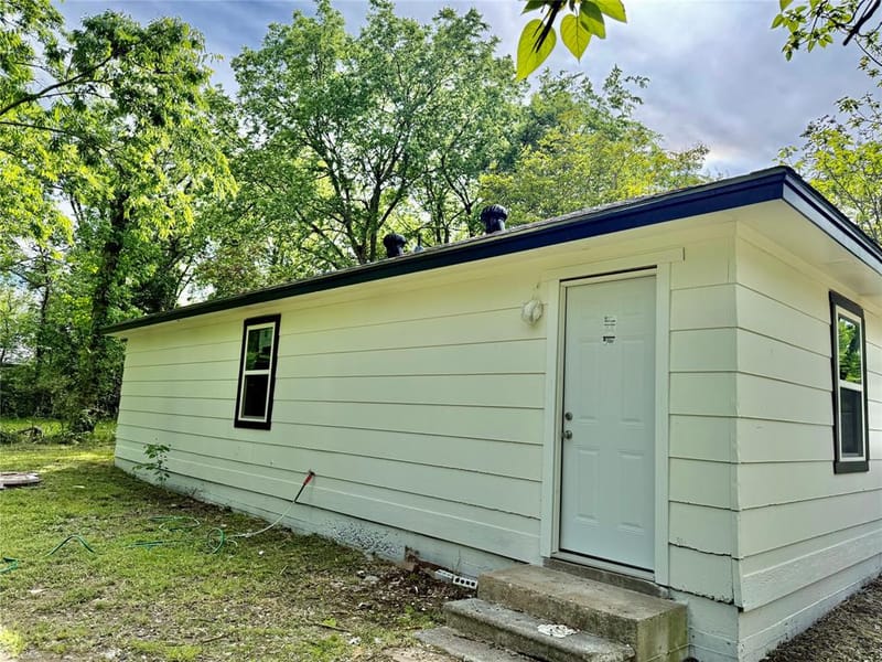 1114 Blackburn Street, Commerce TX 75428 - Photo 15