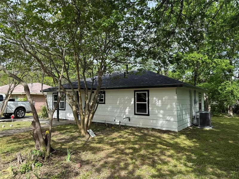 1114 Blackburn Street, Commerce TX 75428 - Photo 19
