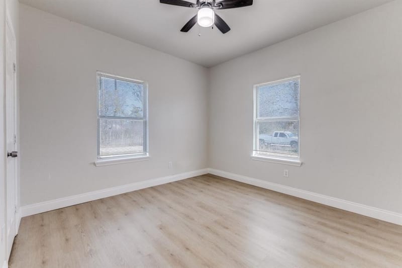 711 S 3rd Avenue E, Dawson TX 76639 - Photo 10