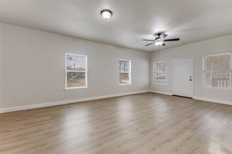 711 S 3rd Avenue E, Dawson TX 76639 - Photo 4