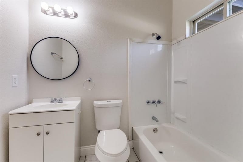 711 S 3rd Avenue E, Dawson TX 76639 - Photo 8