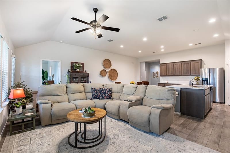 610 Autumn Avenue, Justin TX 76247 - Photo 17