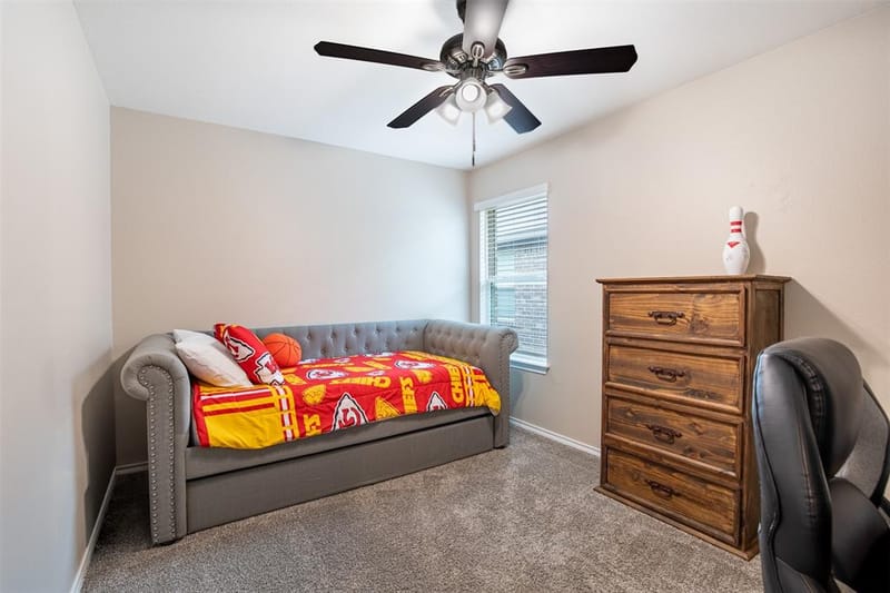 610 Autumn Avenue, Justin TX 76247 - Photo 5