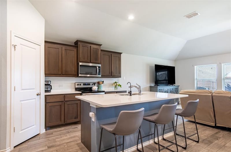610 Autumn Avenue, Justin TX 76247 - Photo 9