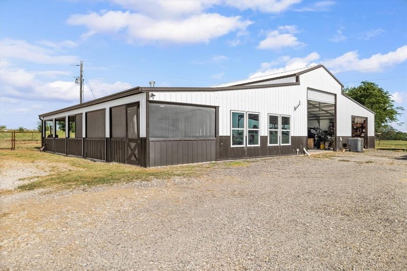 139 County Road 2156, Gainesville TX 76240 - Photo 2