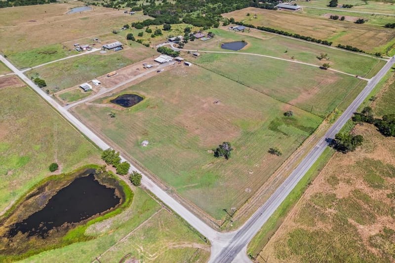 139 County Road 2156, Gainesville TX 76240 - Photo 29