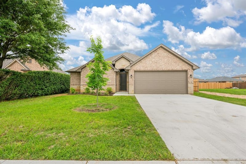1707 Lakeway Drive, Cleburne TX 76033 - Photo 2