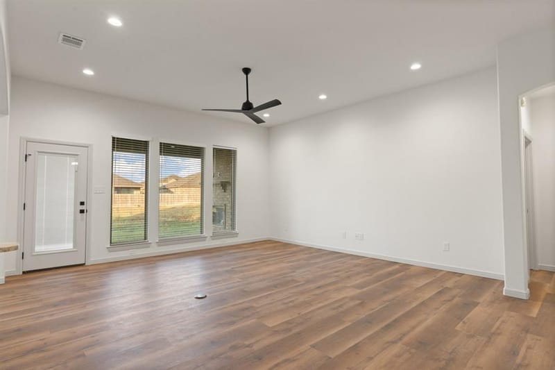 1707 Lakeway Drive, Cleburne TX 76033 - Photo 7