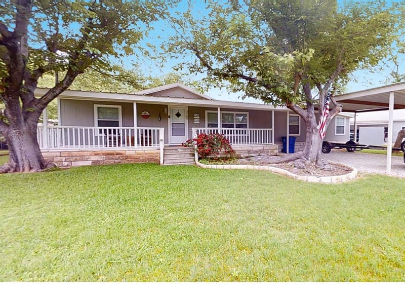 3703 Hartwood Drive, Granbury TX 76049