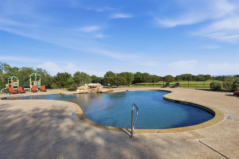 7229 Muirfield Drive, Cleburne TX 76033 - Photo 32