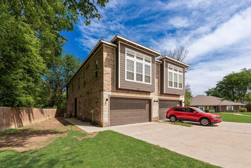 215 Idle Creek Lane, DeSoto TX 75115