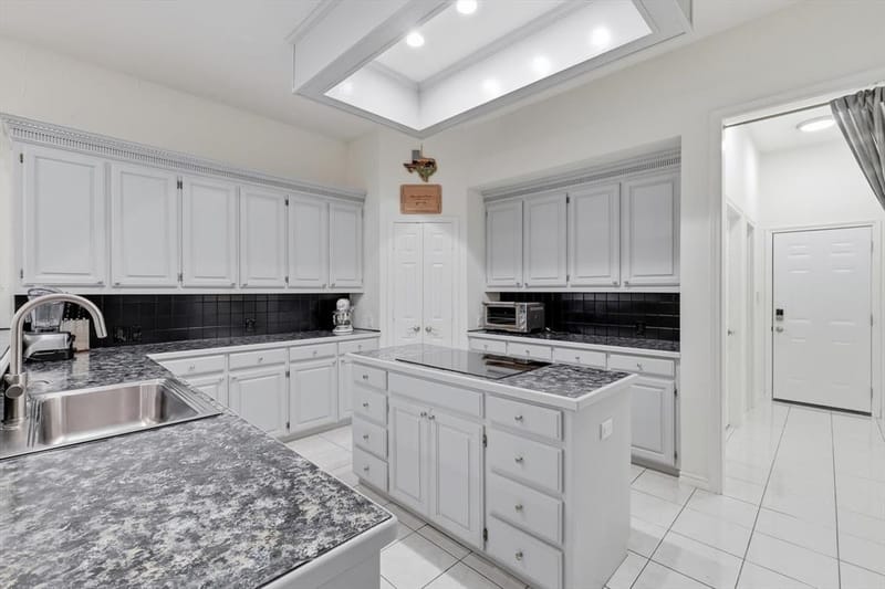 2105 Leeds Drive, Plano TX 75025 - Photo 9