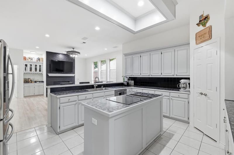 2105 Leeds Drive, Plano TX 75025 - Photo 8