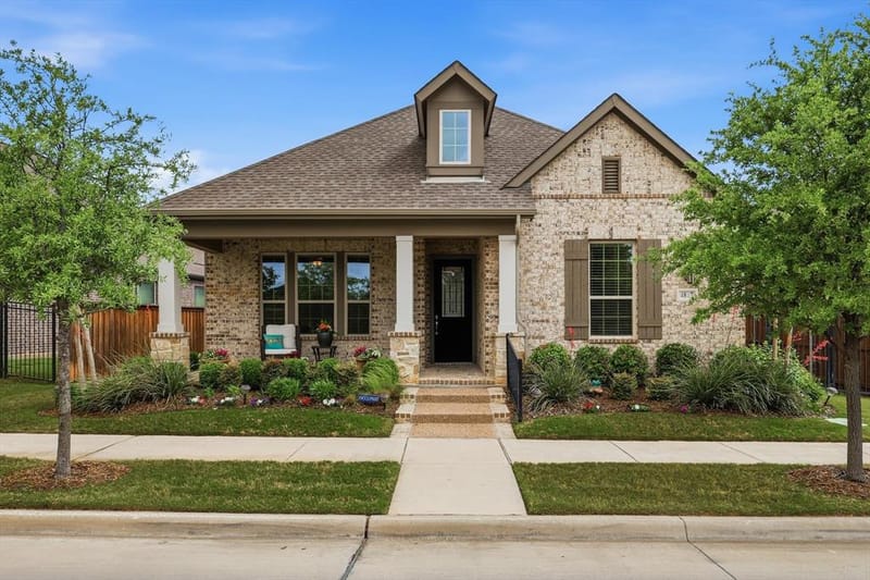 4817 Beaver Creek Drive, Arlington TX 76005 - Photo 4