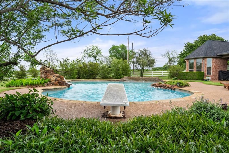 6400 Gehrig Circle, Burleson TX 76028 - Photo 2