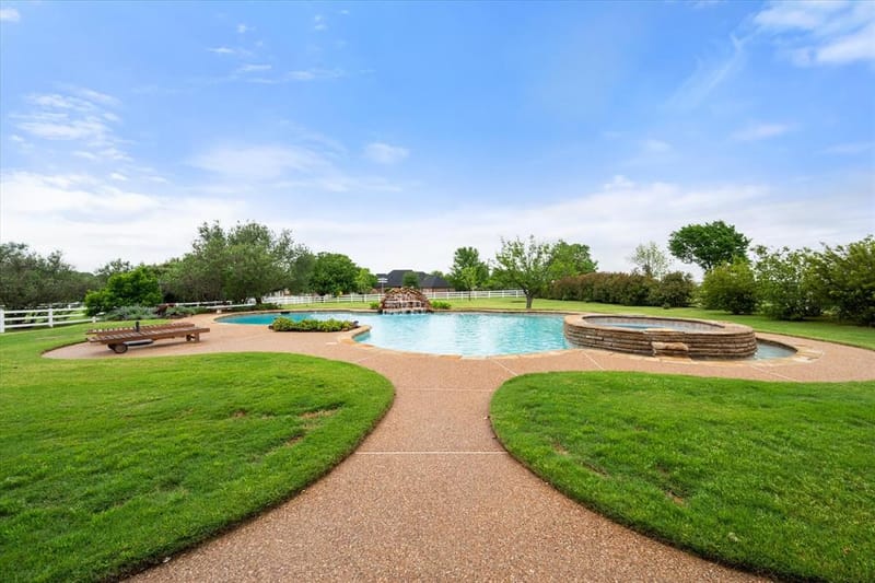 6400 Gehrig Circle, Burleson TX 76028 - Photo 32