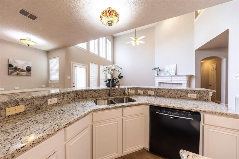 3601 Dripping Springs Drive, Plano TX 75025 - Photo 13