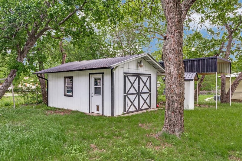 501 Lindsey Street, Bowie TX 76230 - Photo 23