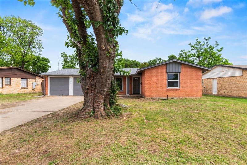 13634 Pyramid Drive, Farmers Branch TX 75234 - Photo 2