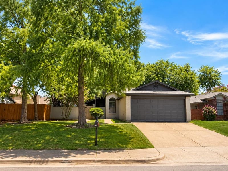 6816 Fire Hill Drive, Fort Worth TX 76137