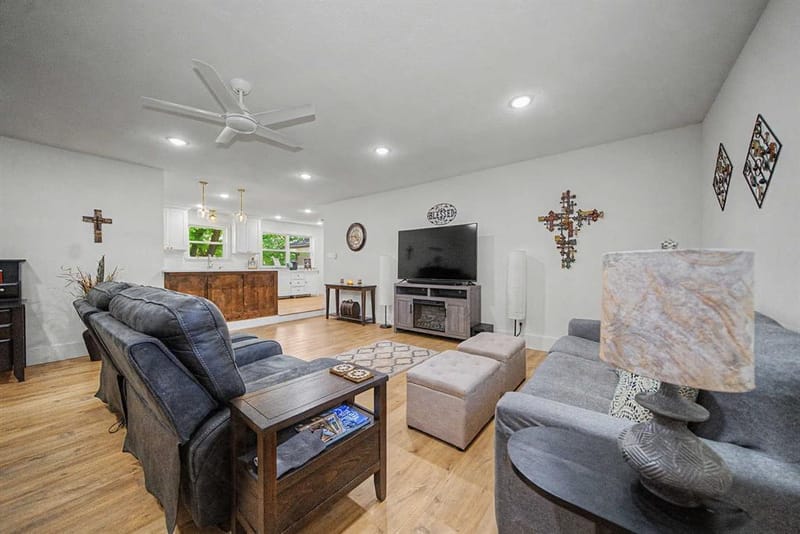 401 NW 32nd Street, Mineral Wells TX 76067 - Photo 9