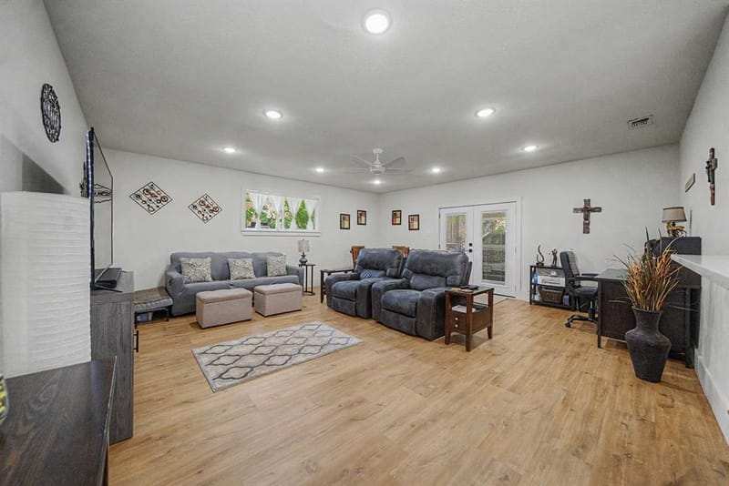 401 NW 32nd Street, Mineral Wells TX 76067 - Photo 10