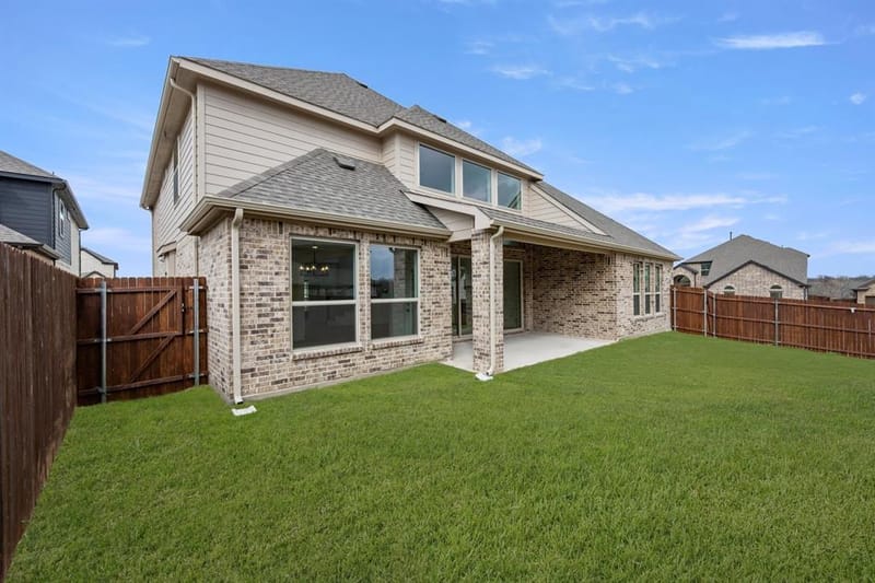 305 Lovett Lane, Burleson TX 76028 - Photo 9