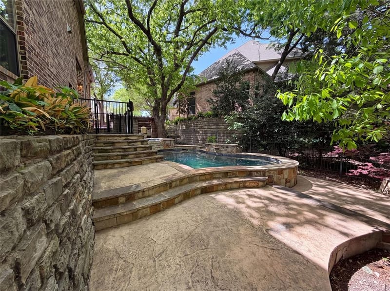 1309 Winding Brook Drive, Garland TX 75044 - Photo 6