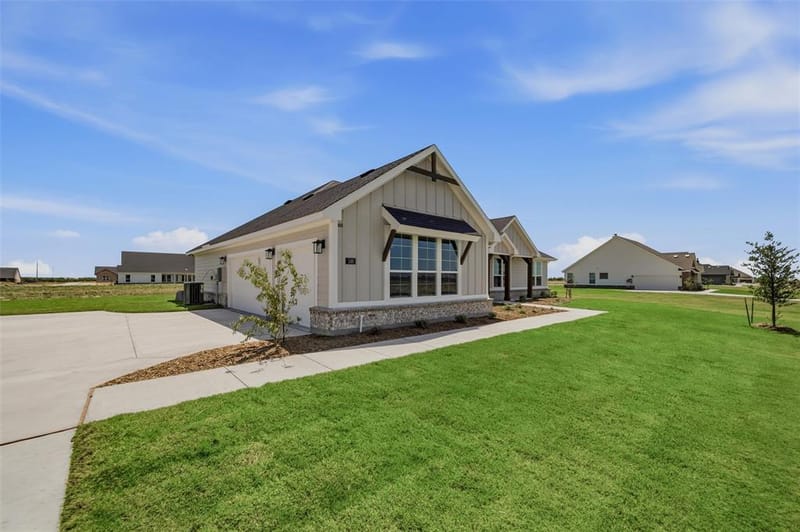 146 Aurora Avenue, Valley View TX 76272 - Photo 3