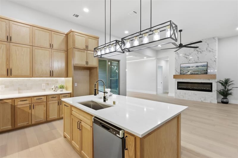 7016 Westover Drive, Granbury TX 76049 - Photo 17