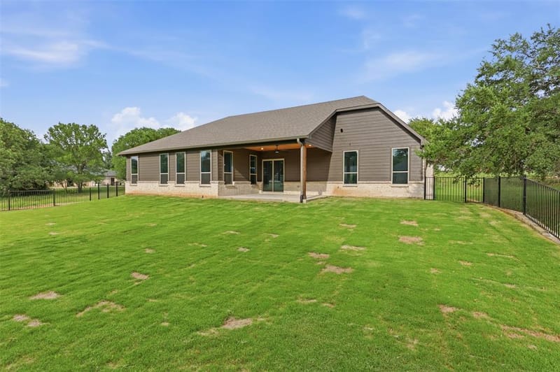 7016 Westover Drive, Granbury TX 76049 - Photo 38