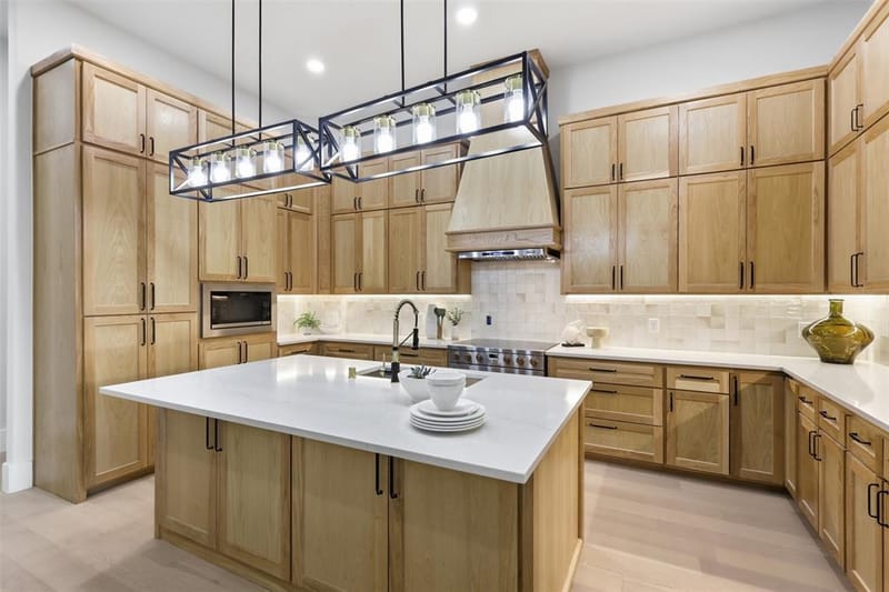 7016 Westover Drive, Granbury TX 76049 - Photo 11