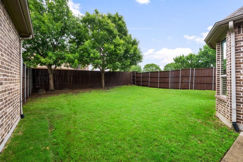 13696 Thornton Drive, Frisco TX 75035 - Photo 5