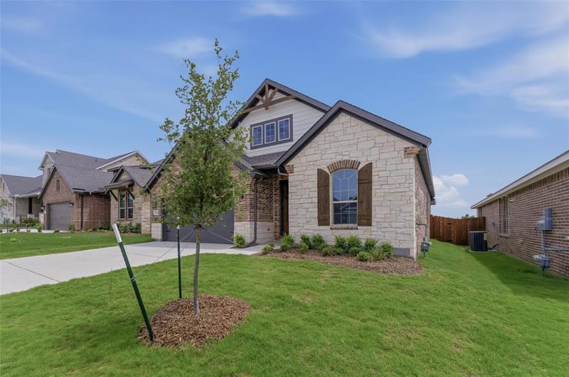 3510 Helena Street, Gainesville TX 76240 - Photo 2