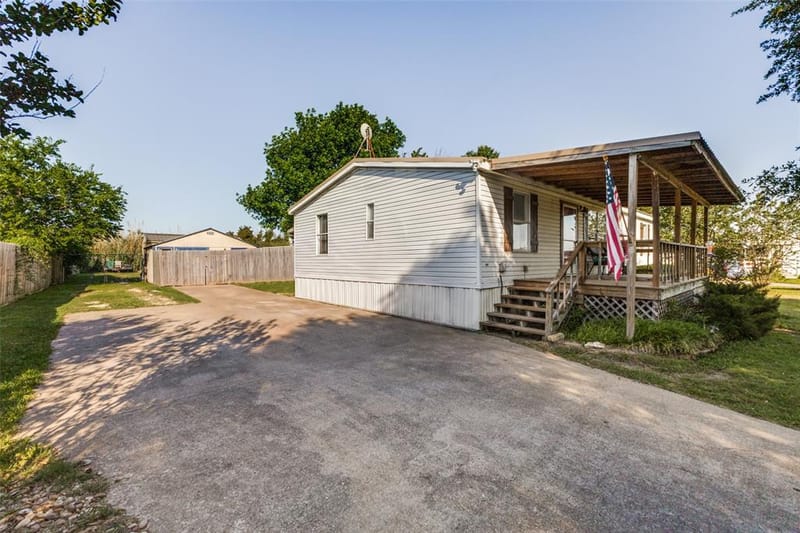 131 Squires Court, Ferris TX 75125 - Photo 3
