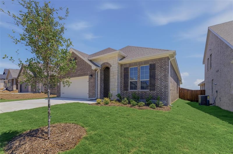 3516 Helena Street, Gainesville TX 76240 - Photo 2