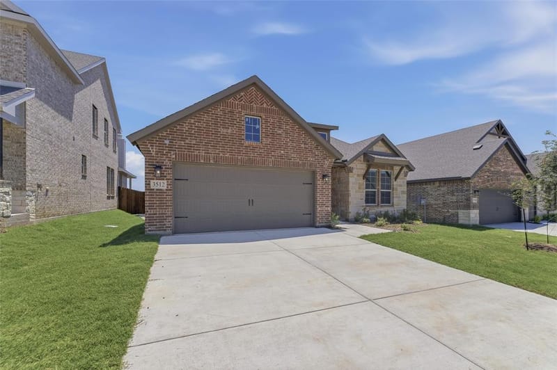 3512 Helena Street, Gainesville TX 76240 - Photo 2