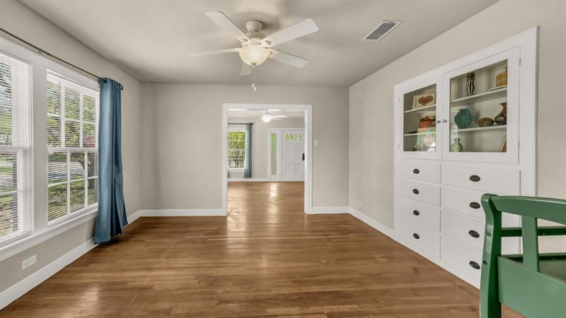 1715 N Oak Avenue, Mineral Wells TX 76067 - Photo 6