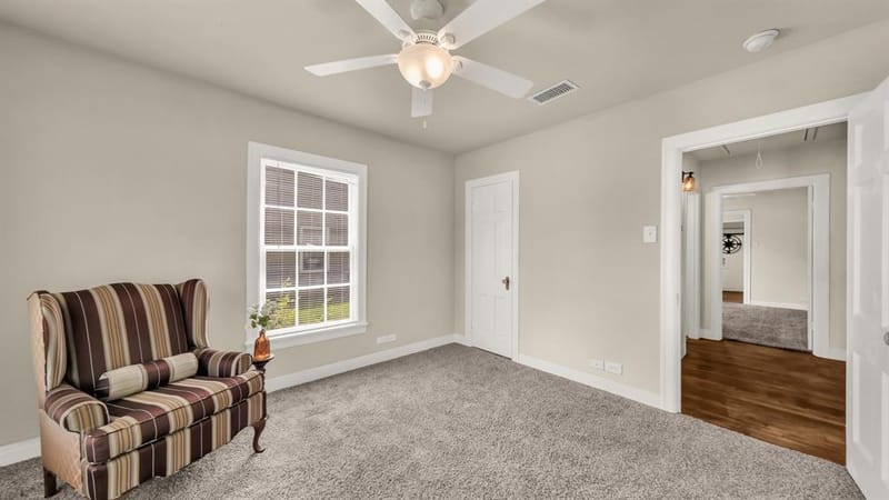 1715 N Oak Avenue, Mineral Wells TX 76067 - Photo 17