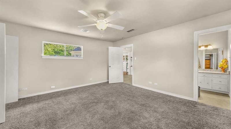 1715 N Oak Avenue, Mineral Wells TX 76067 - Photo 7