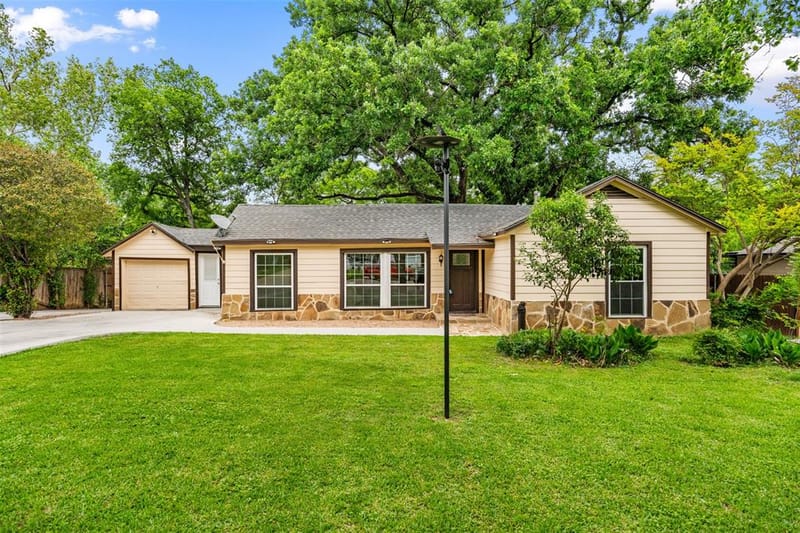 1800 Brook Hollow Drive, Fort Worth TX 76114 - Photo 7