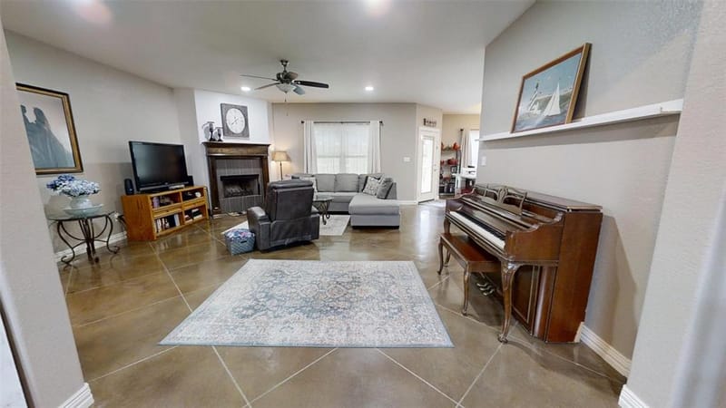 3904 Laramie Trail, Granbury TX 76048 - Photo 4