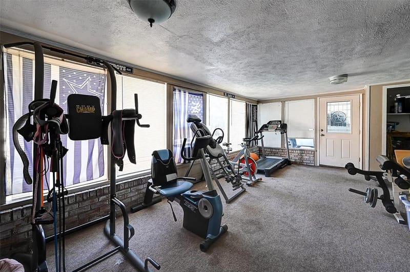 3262 Camelot Drive, Dallas TX 75229 - Photo 23