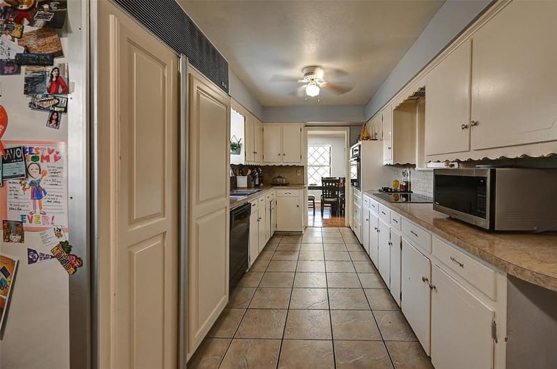 3262 Camelot Drive, Dallas TX 75229 - Photo 9