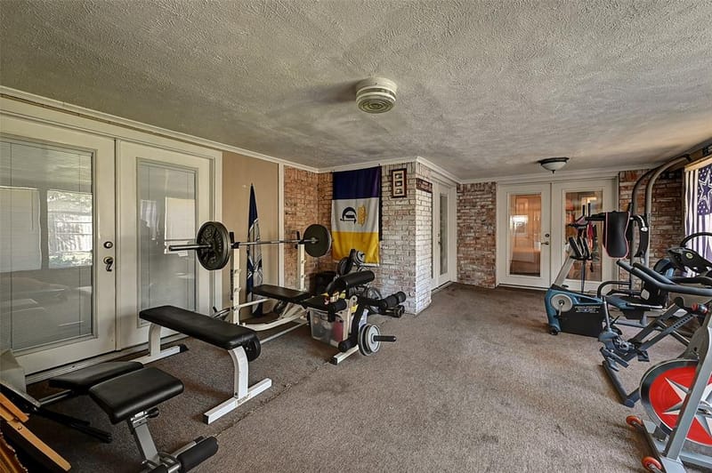 3262 Camelot Drive, Dallas TX 75229 - Photo 24